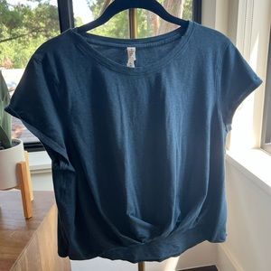 Lulu cropped top size 10